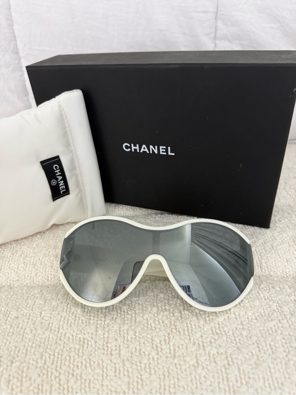 CHANEL White Curved Butterfly Sunglasses with Dark Lenses - Picture 3 of 6